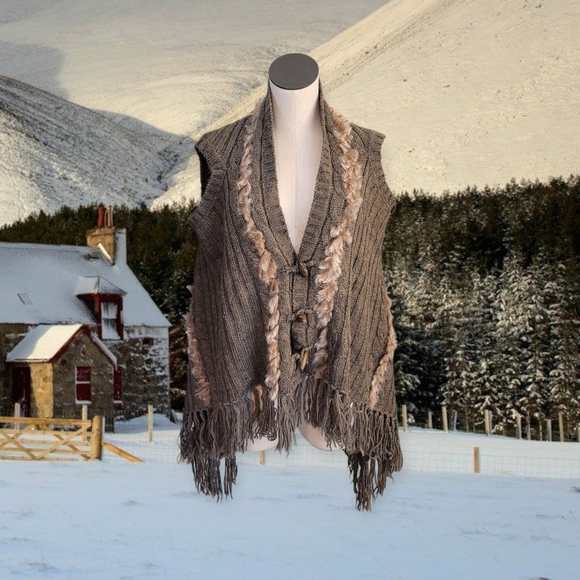 Knitted Sweater Shrug Vest with Rabbit Fur Accent - Picture 1 of 5